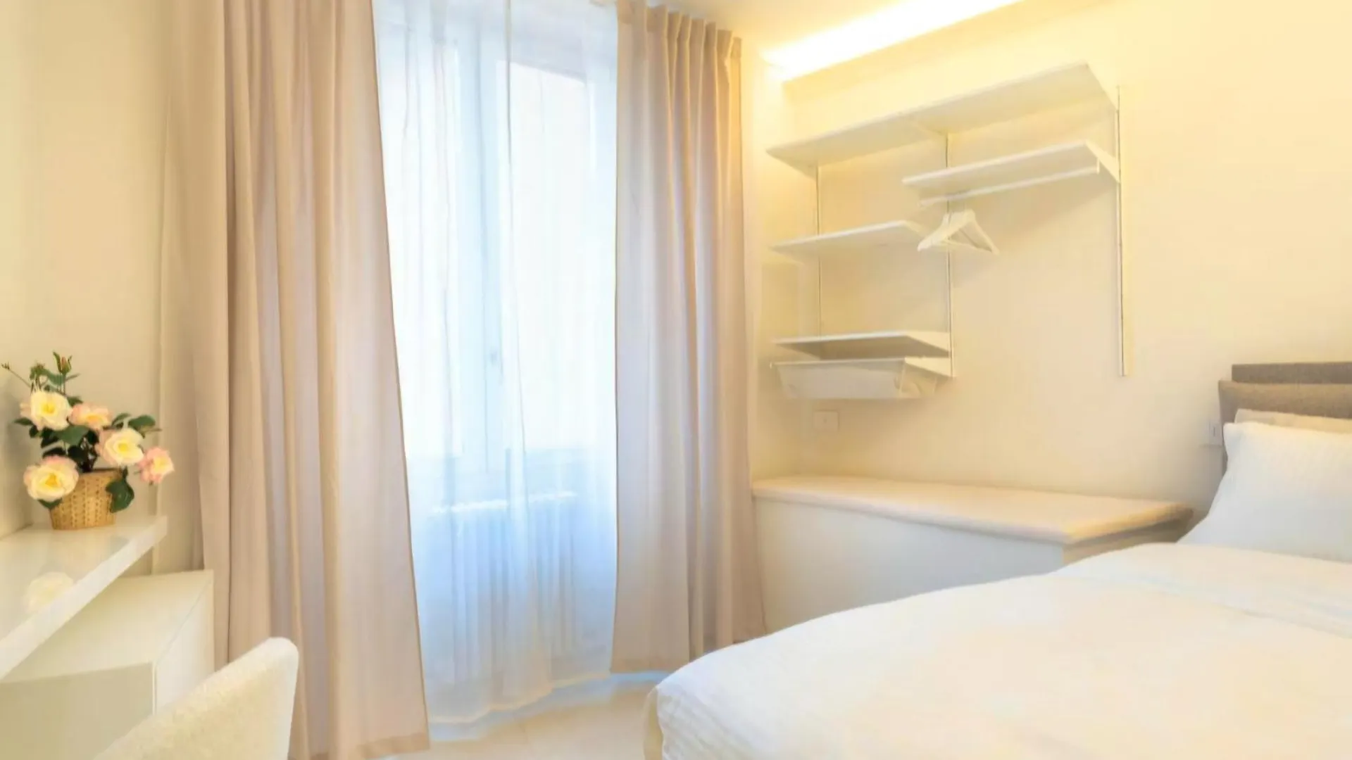 Lecco Antico Pozzo - Modern Suite 0*,  Italy