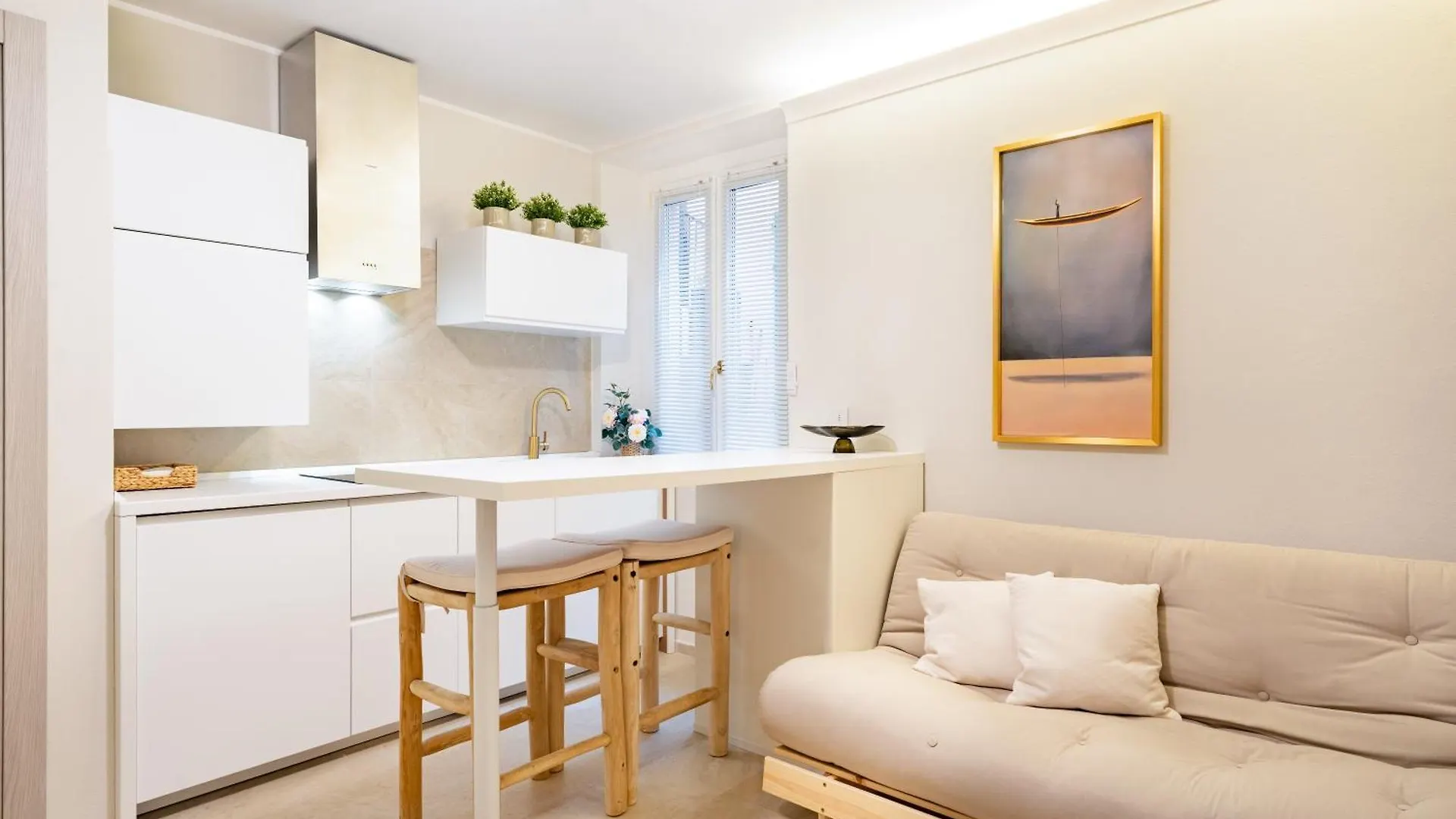 Lecco Antico Pozzo - Modern Suite Apartment
